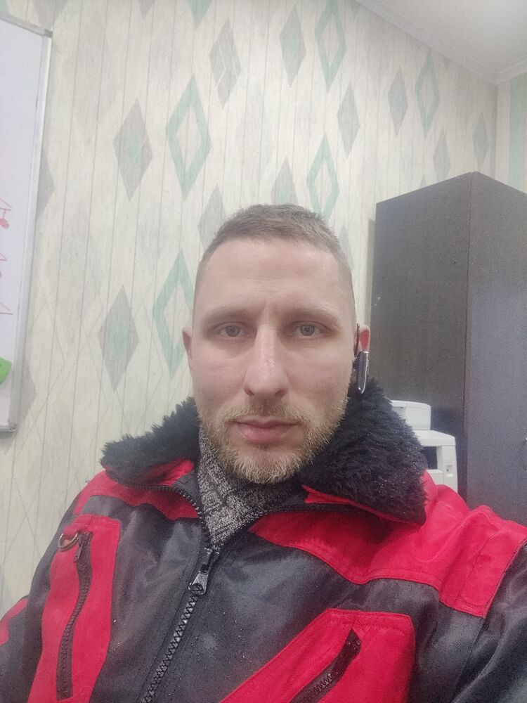  31142077  Artem_IT, 37 ,    -