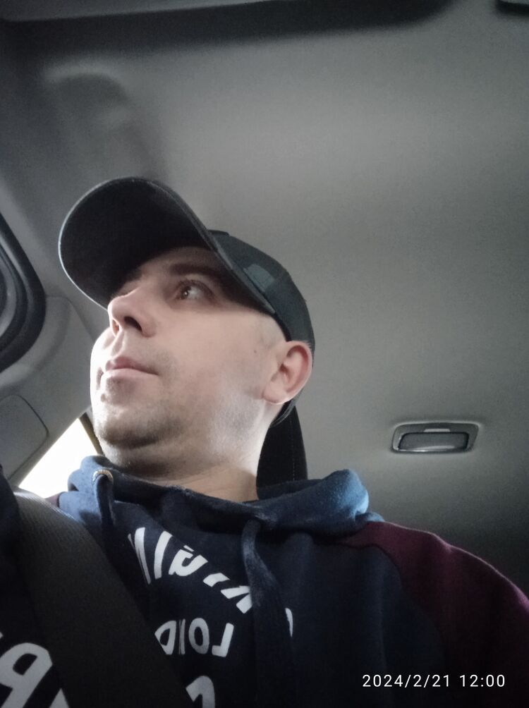  41419347  Ian, 39 ,    