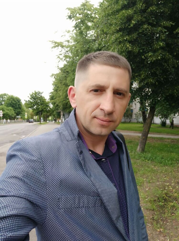  27194117  Vitalik, 44 ,    