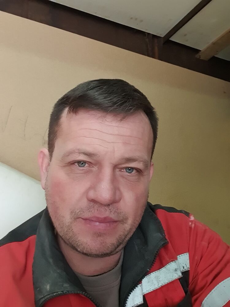  40903357  , 44 ,    