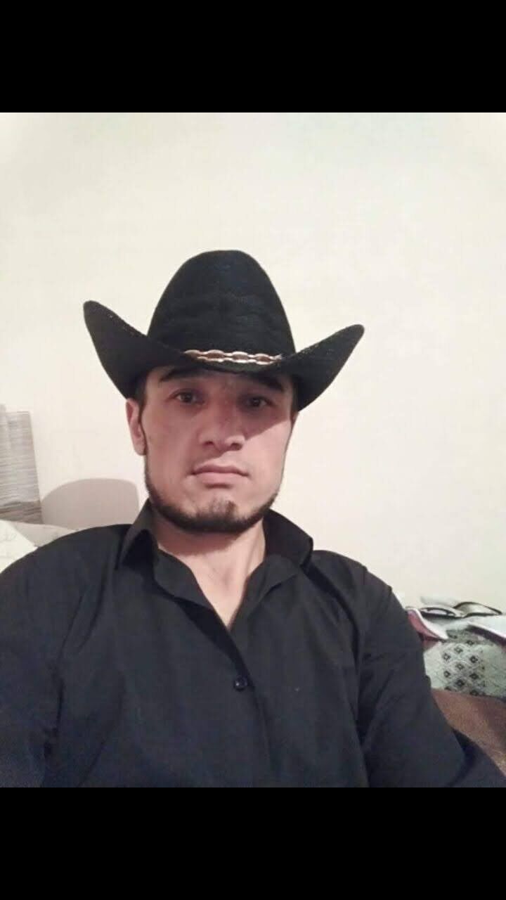  31140437  Bek, 40 ,    