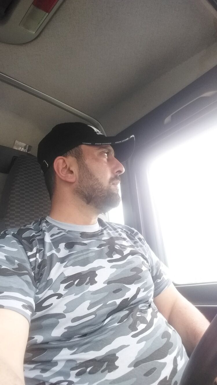  ,   Armen, 35 ,   ,   