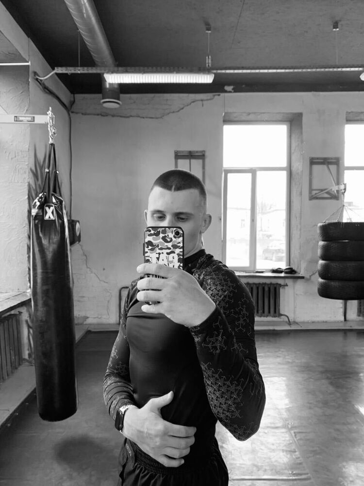  41150697  Stefan, 22 ,    