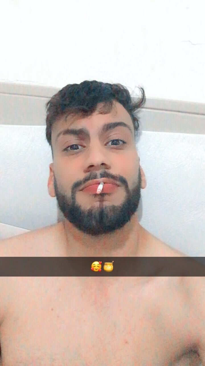  34518347  Ismael, 32 ,    Algiers