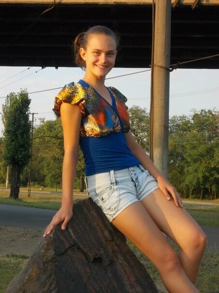  7434977  Pavlina, 27 ,     
