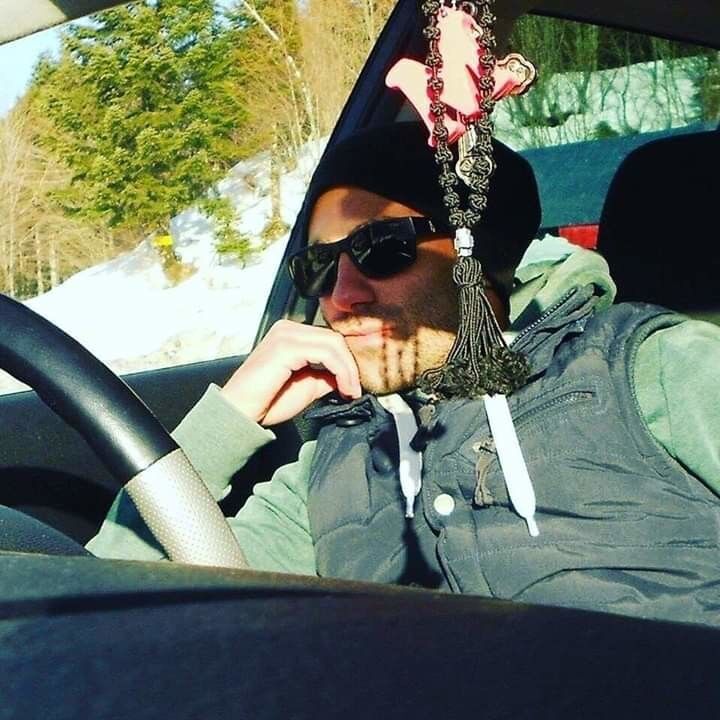  18960297  Zura, 39 ,    