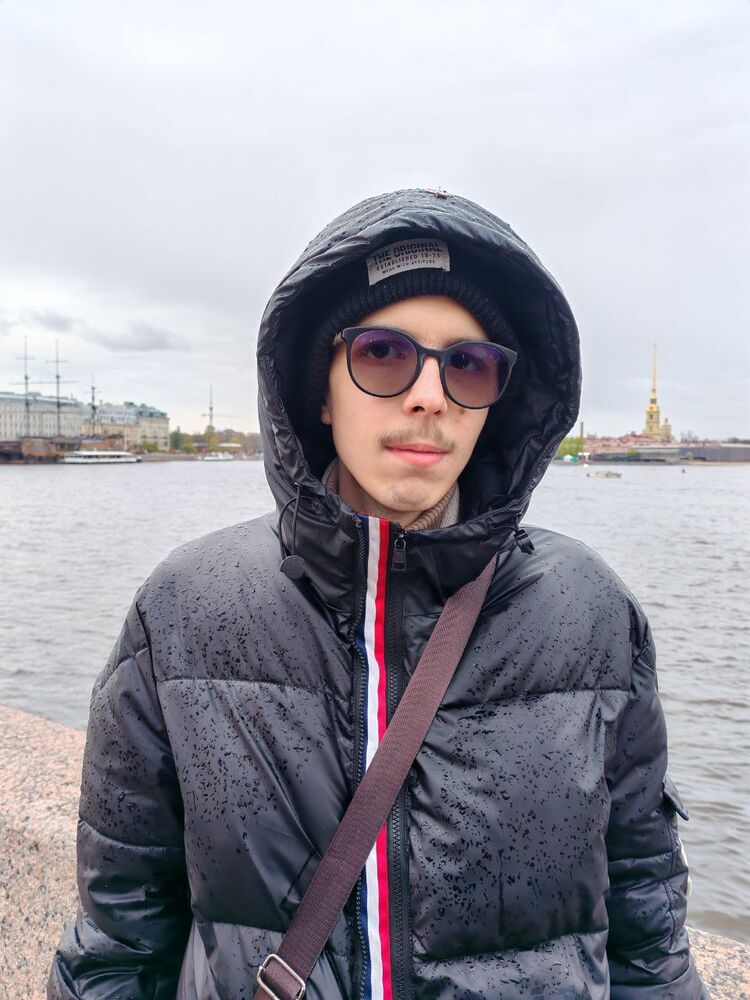  51660937  , 22 ,    -