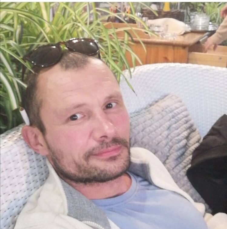  42636327  Mikhail, 49 ,    