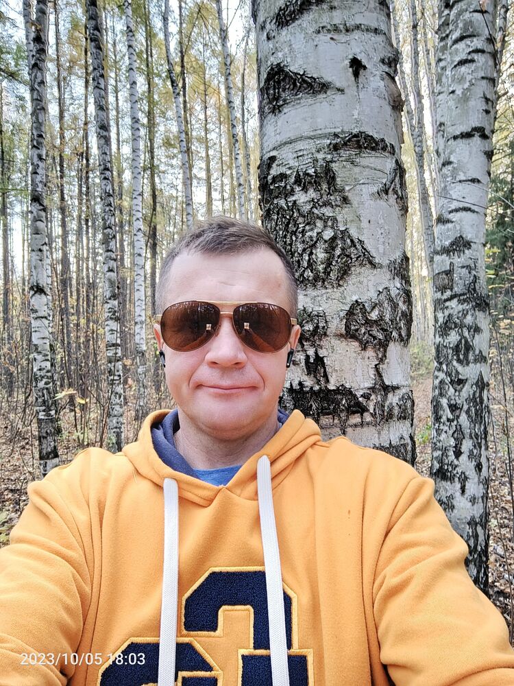  38611957  Igor, 49 ,    