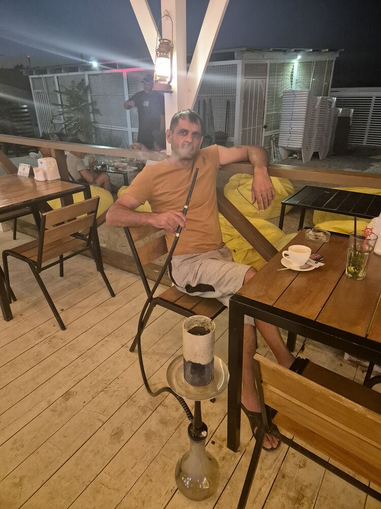  ,   Gevorg, 39 ,   ,   