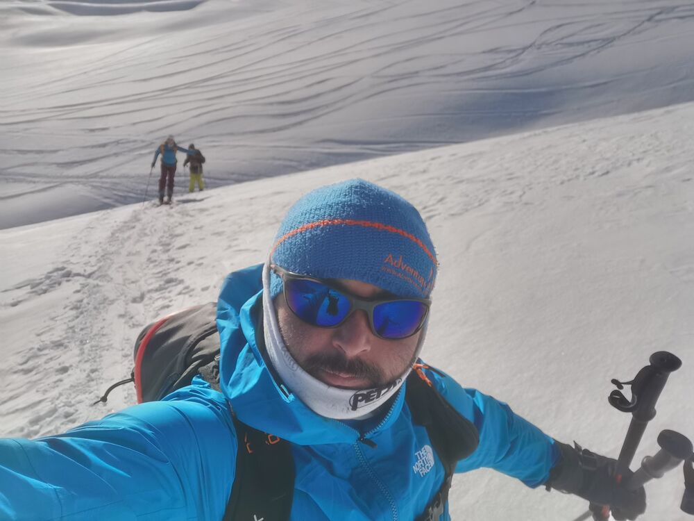  23567457  Guro, 36 ,    