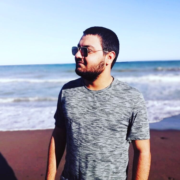  30700607  Ali, 24 ,    