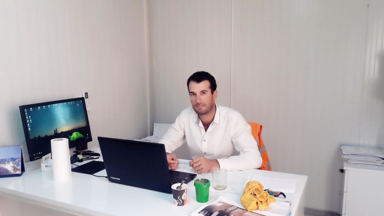  54366137  , 37 ,    -