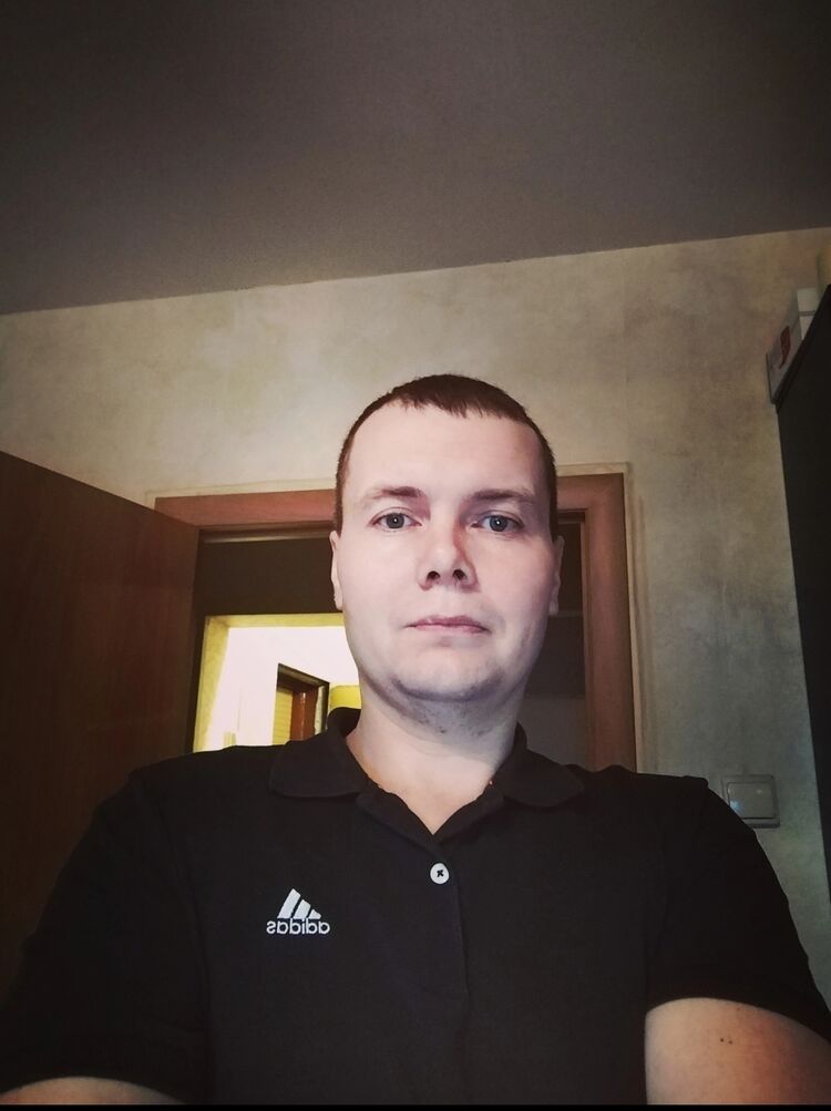  40133597  Ivan, 37 ,    