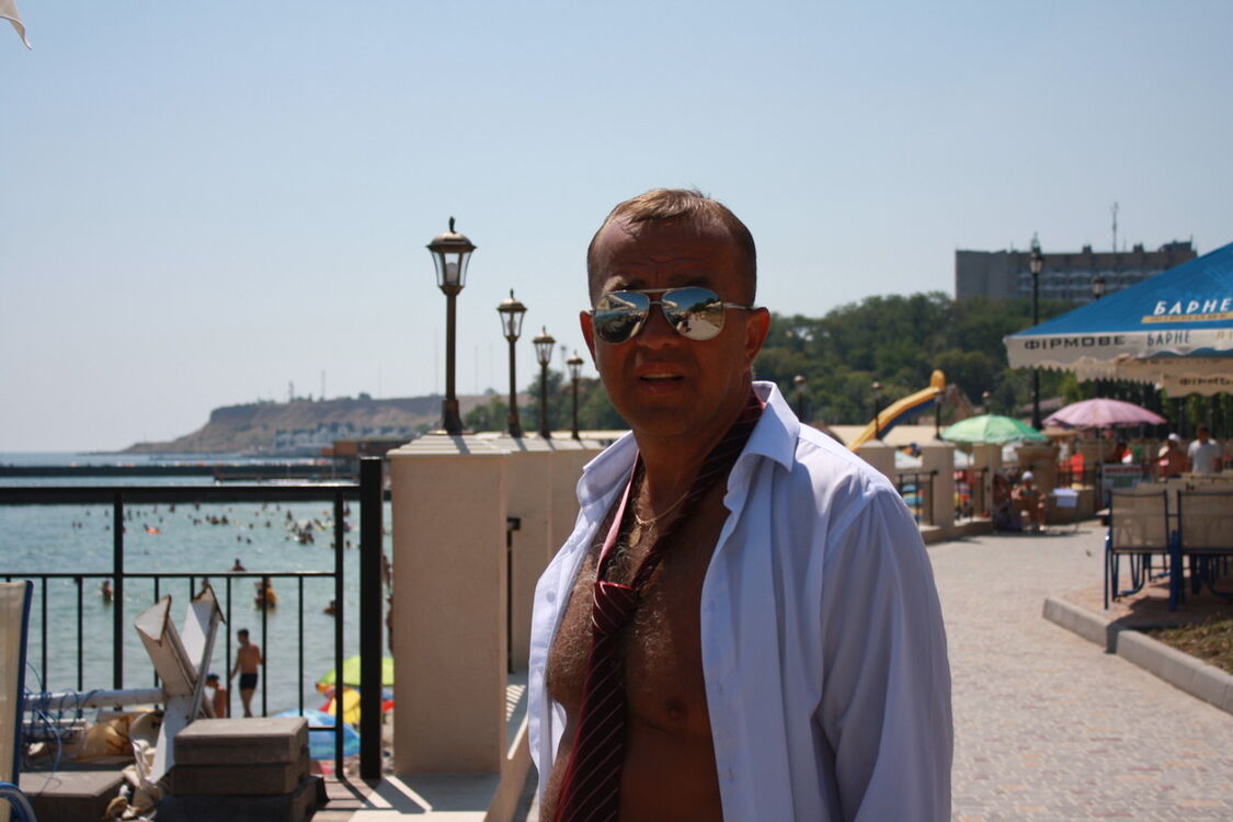  7932197  Vitalik, 54 ,    