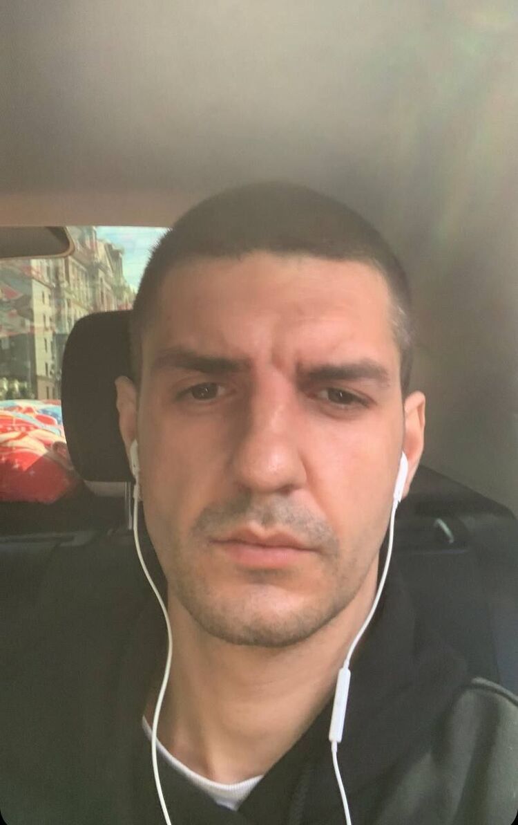  42218087  Pavel, 35 ,    