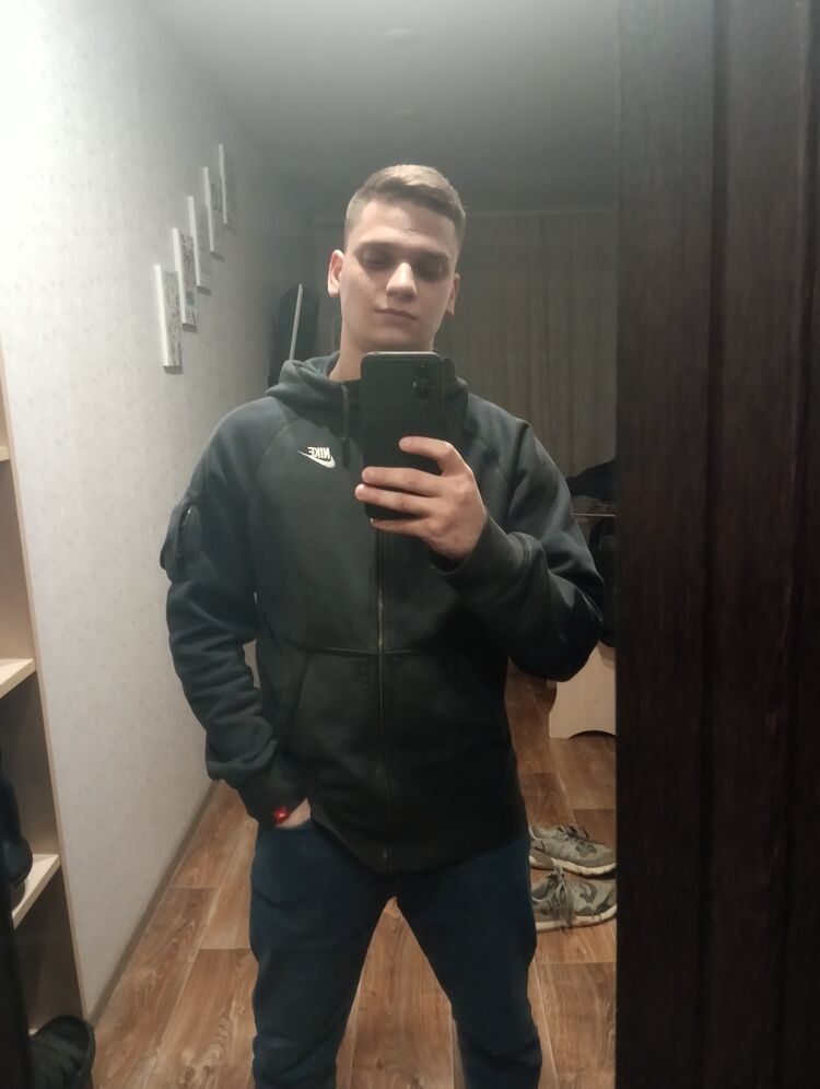  43769027  Andrey, 24 ,    -