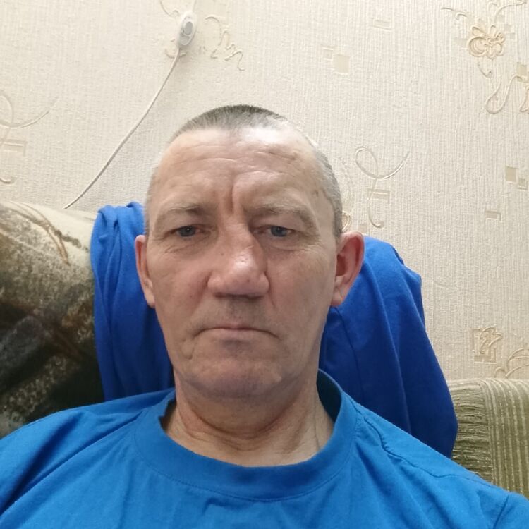  42509917  , 52 ,    