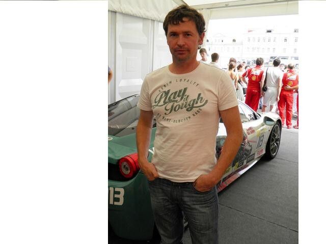  4271267  Aleksandr, 52 ,    