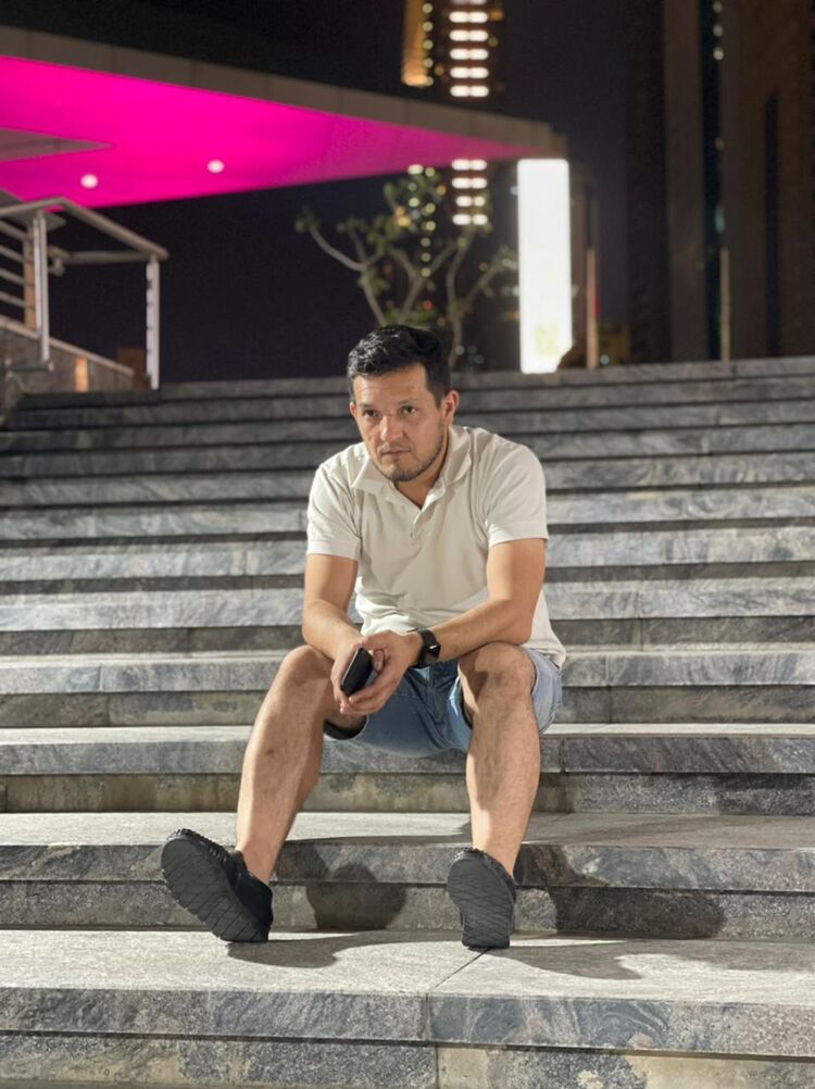  32356737  ArsLan, 37 ,    