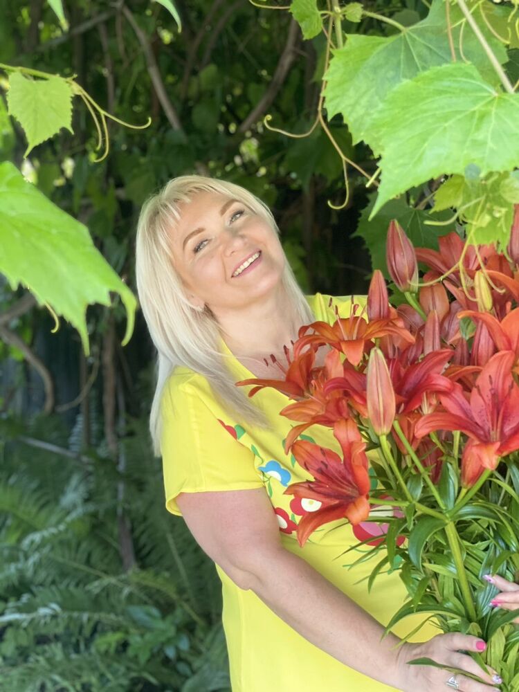  44319157  Anastasiya, 51 ,    