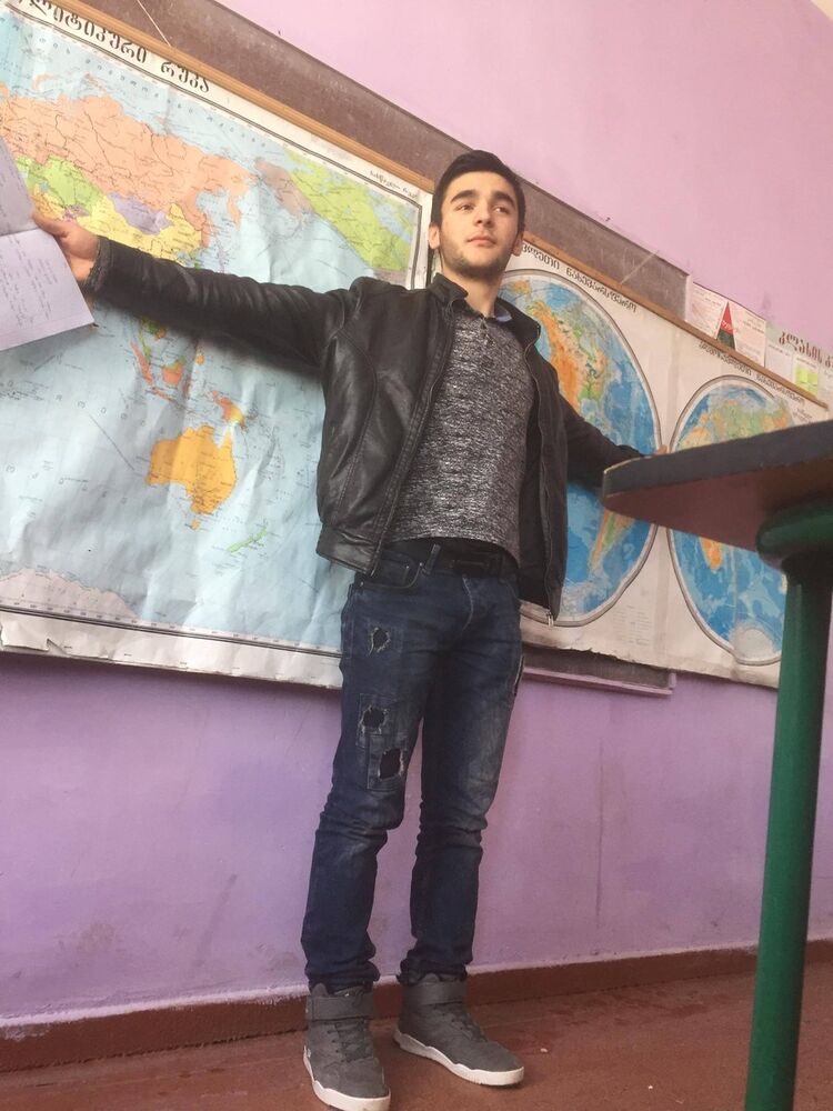 ,   Valeri, 25 ,   ,   , c 