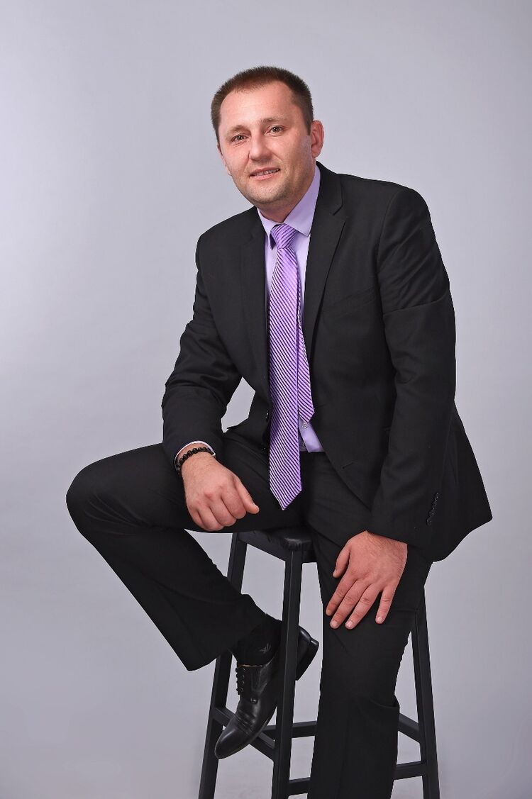  52592017  Lado, 38 ,    