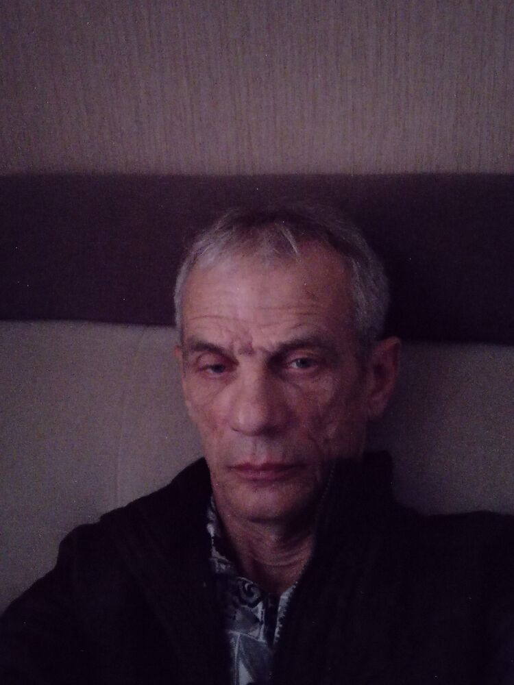  53281027  Viktor, 50 ,    