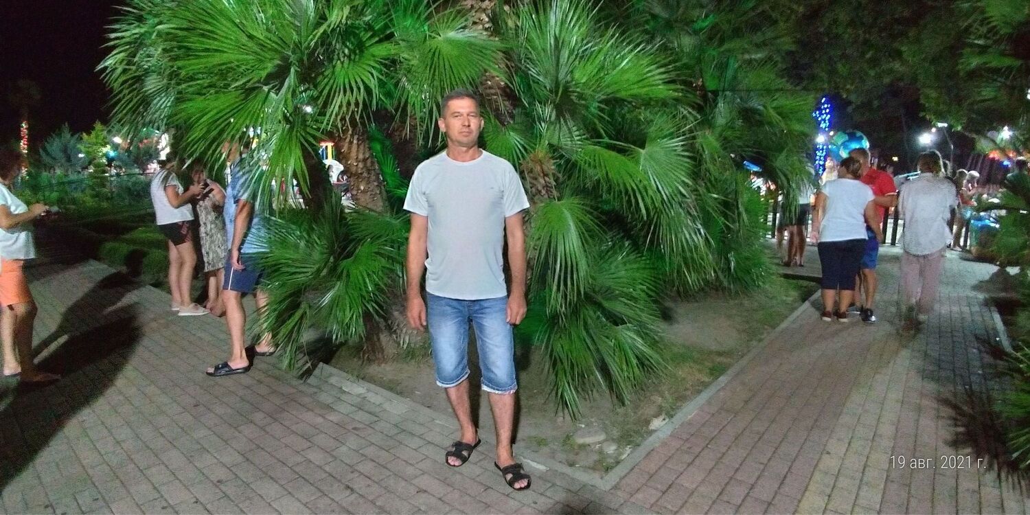  37708647  , 52 ,    
