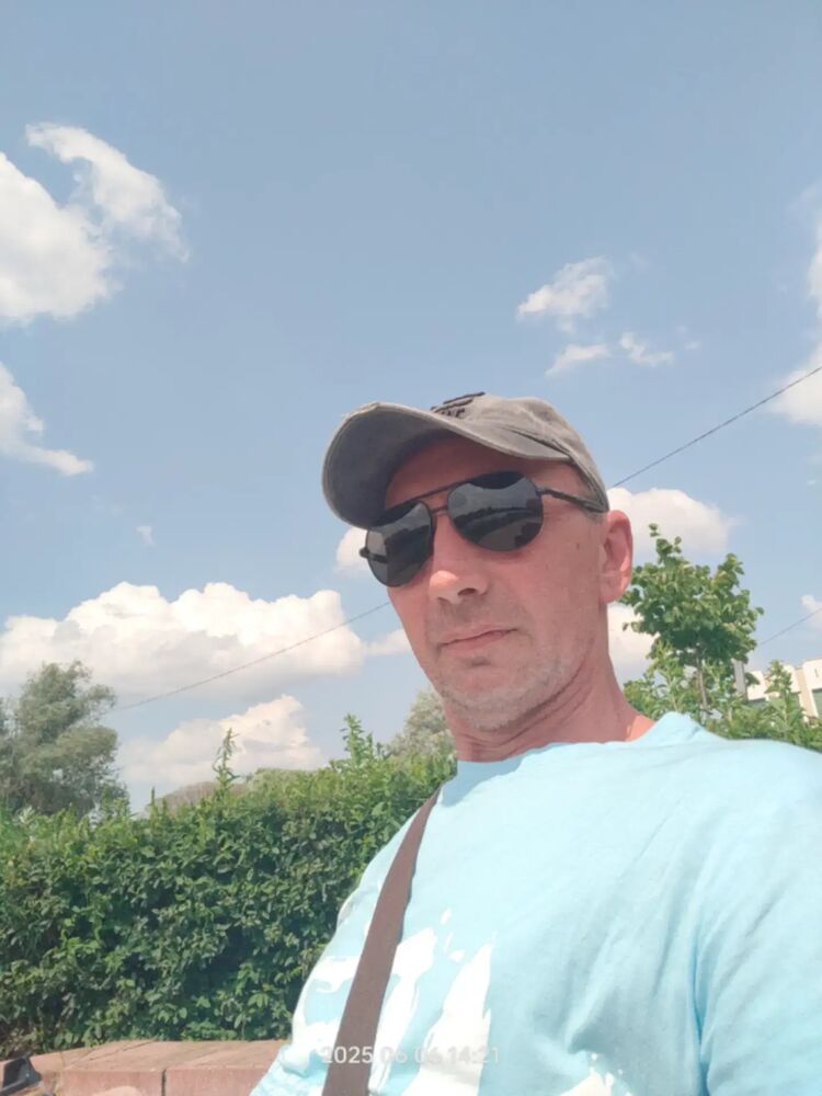  53309537  Sergey, 51 ,    