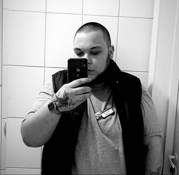  42528777  , 22 ,    