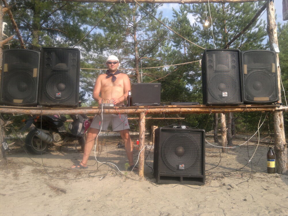  21346337  RoZaRiO, 42 ,    