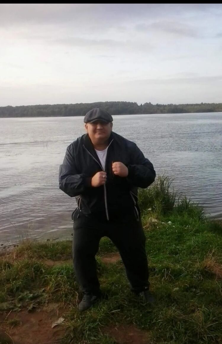  ,   Maksim, 44 ,   ,   