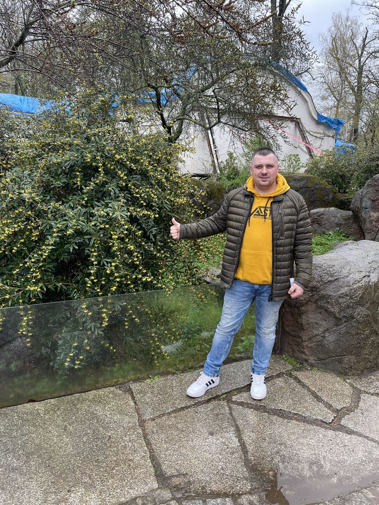  Thondorf,   , 28 ,   ,   