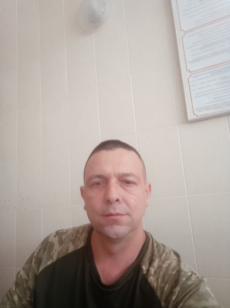 40720987  Sasha, 49 ,     