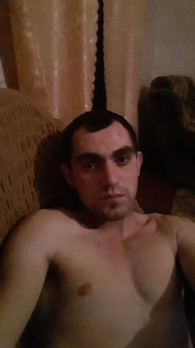  ,   Armen, 26 ,   