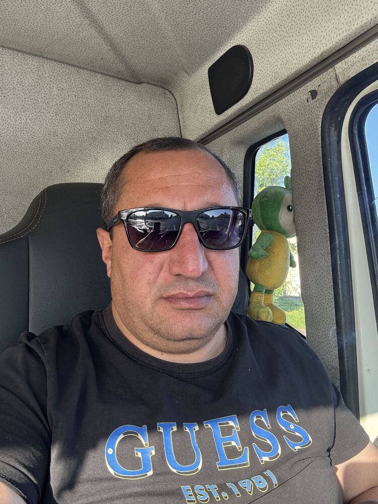  52212477  , 40 ,    
