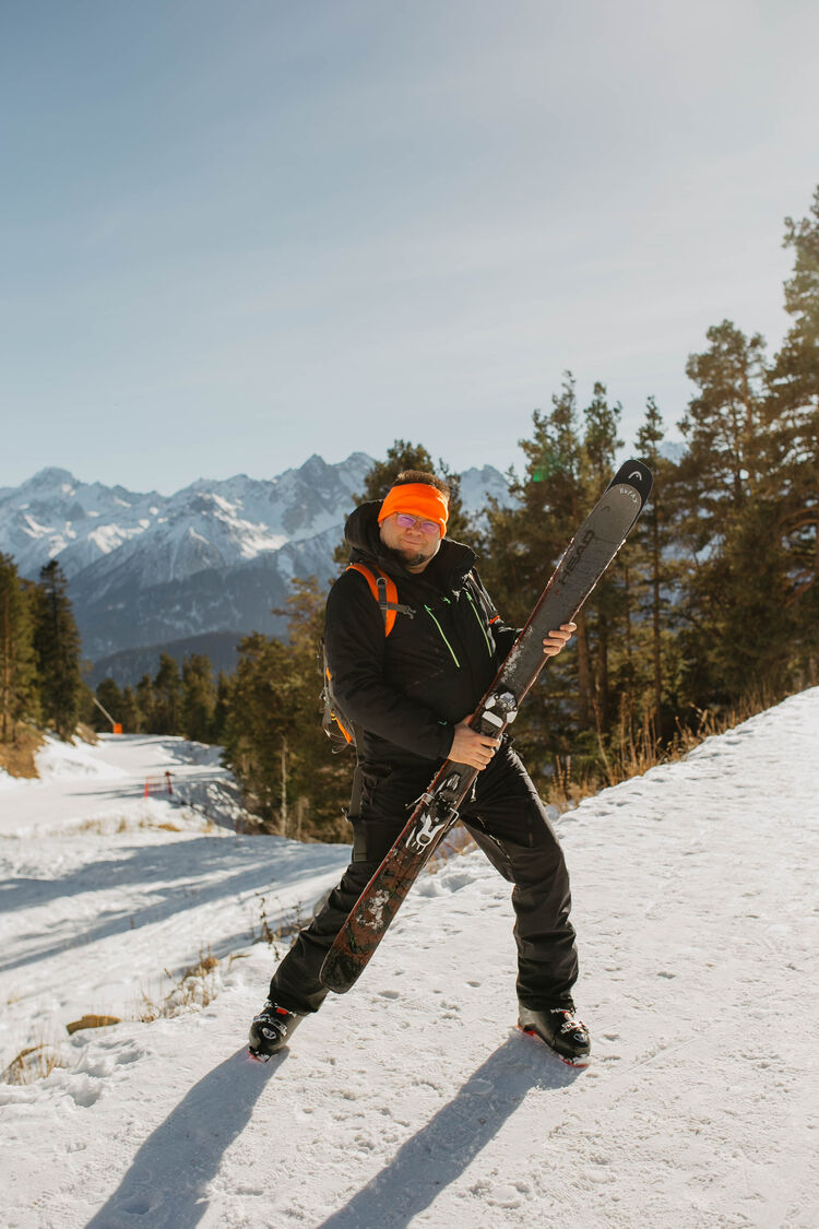  40580607  , 41 ,    --