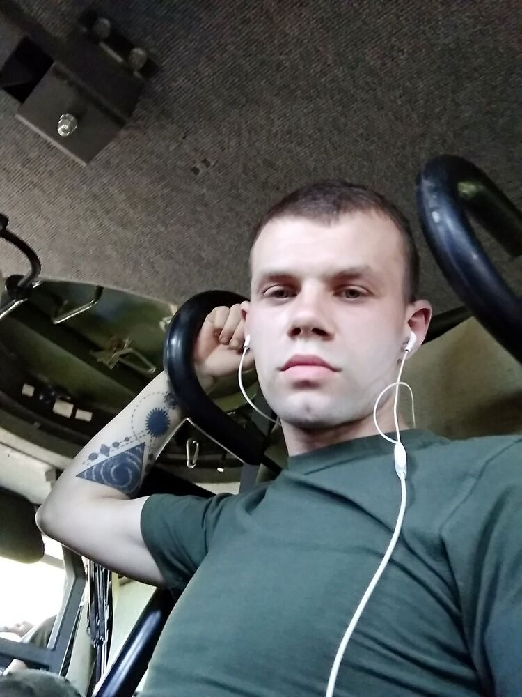  13688047  , 33 ,    