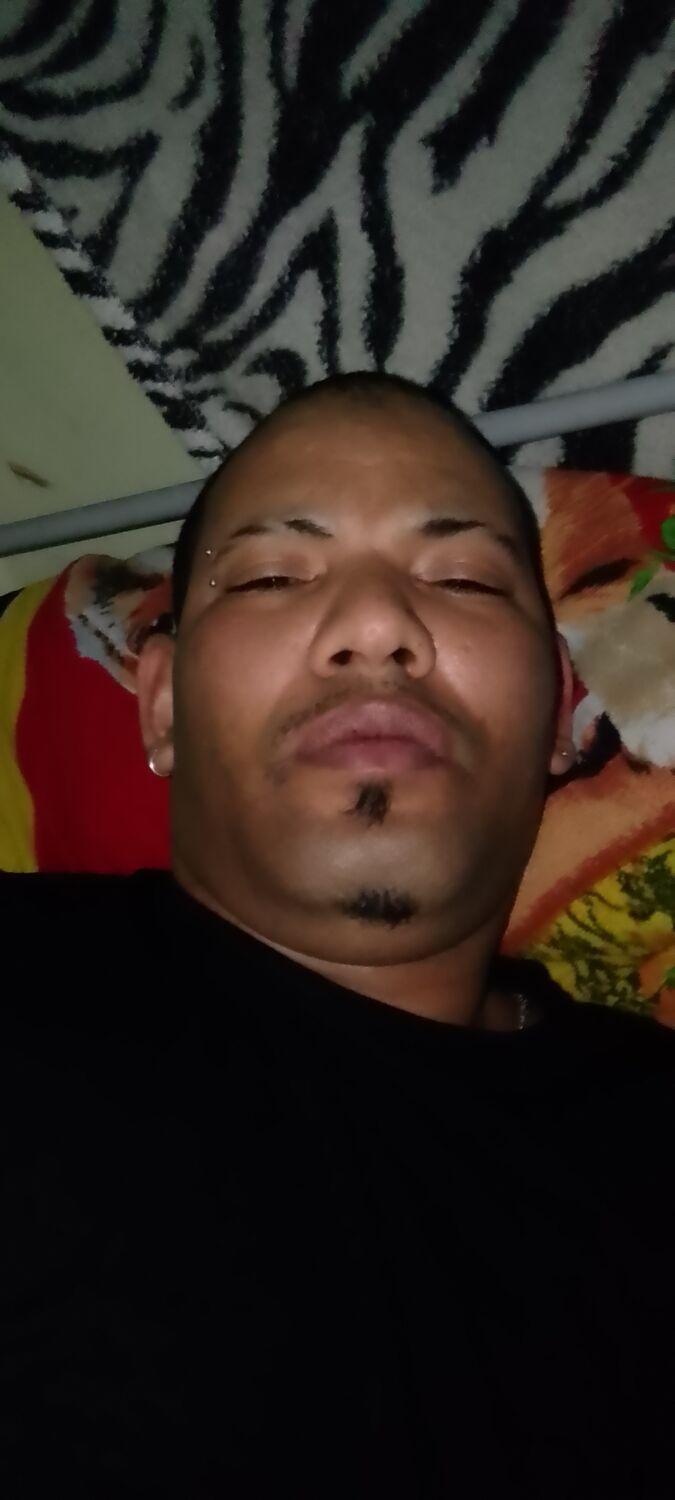  39043217  Alexey Licea, 44 ,    