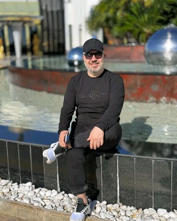 40190227  Robert, 58 ,    New York City