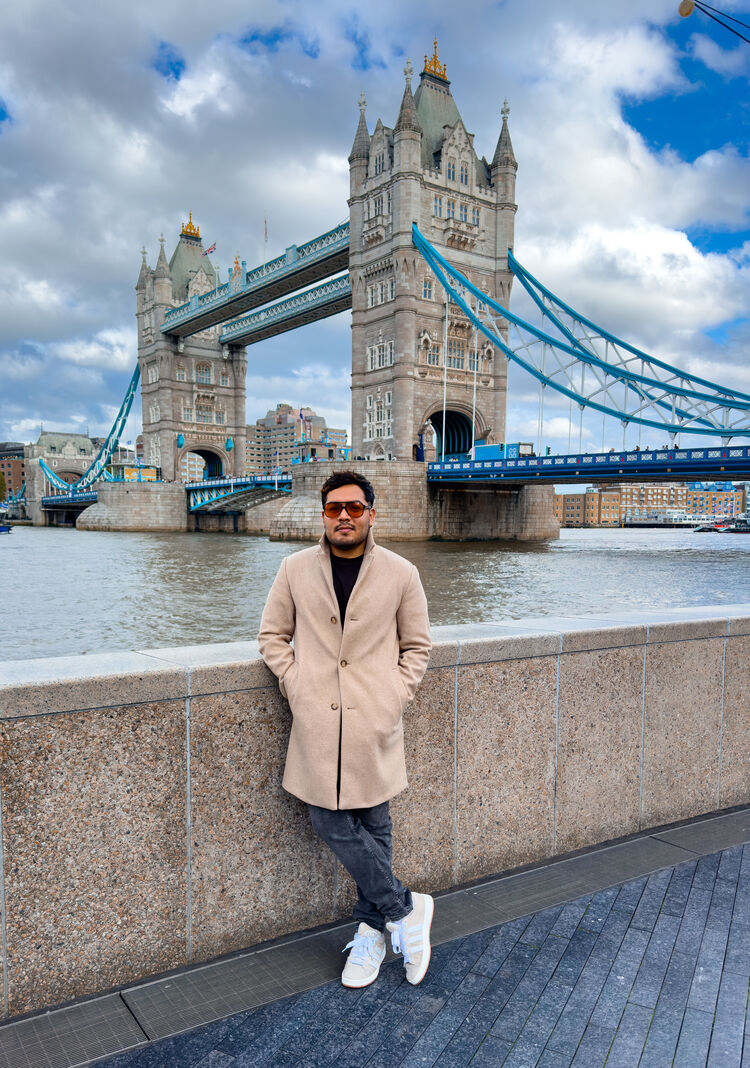  -,   Alvaro, 27 ,   ,   , c , 