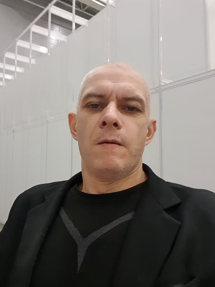  48049597  Sergei, 47 ,    