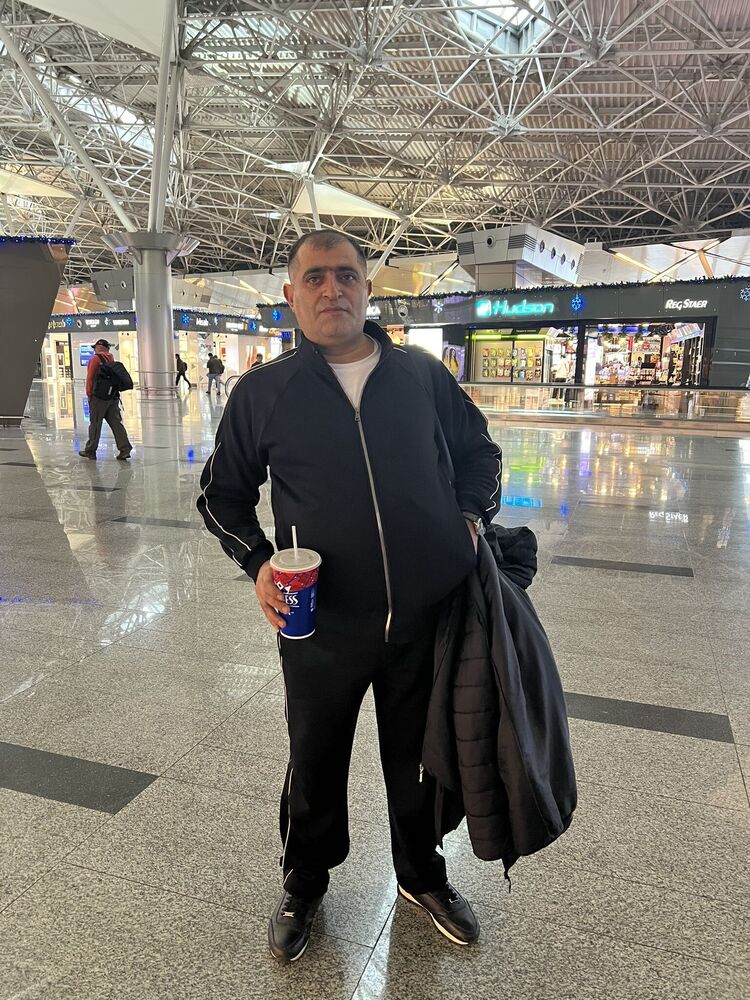  ,   Aksel, 43 ,   ,   