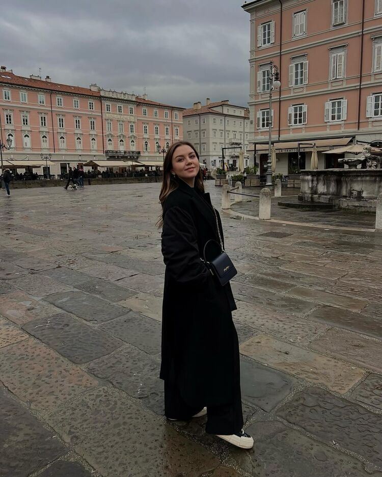  43220847  Zlata, 30 ,    