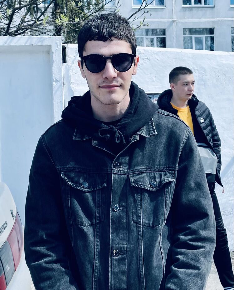  26148187  Armyan, 25 ,    