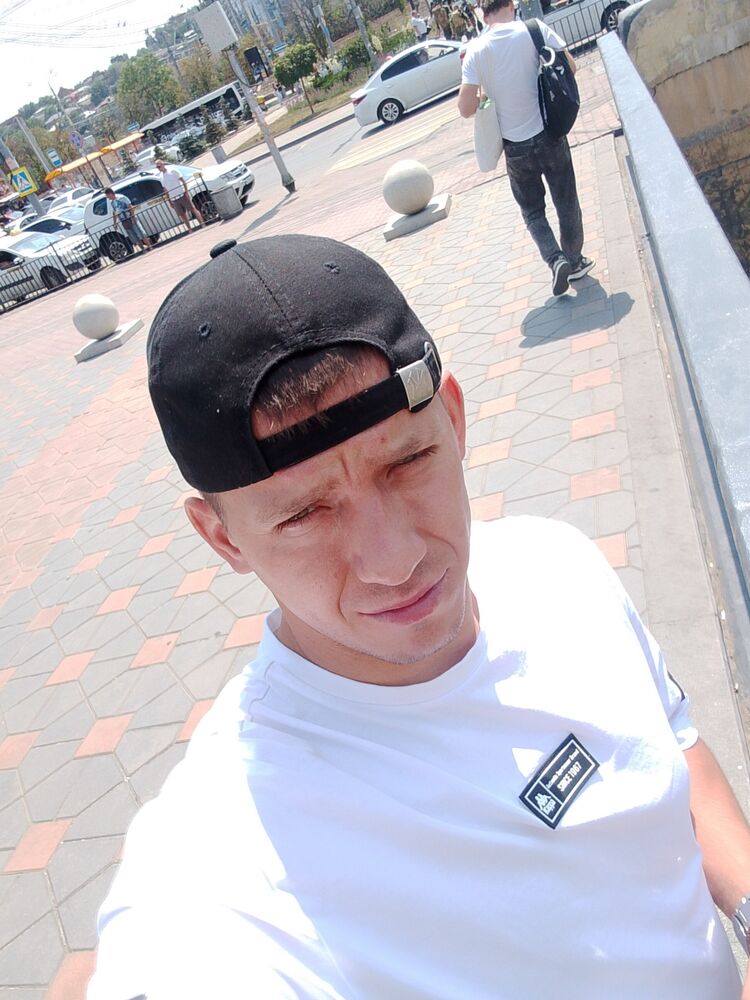  ,   Ivan, 28 ,   ,   
