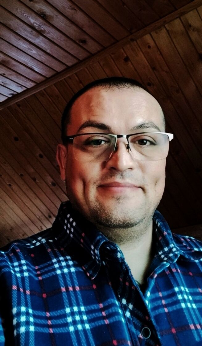  47996187  David, 42 ,    