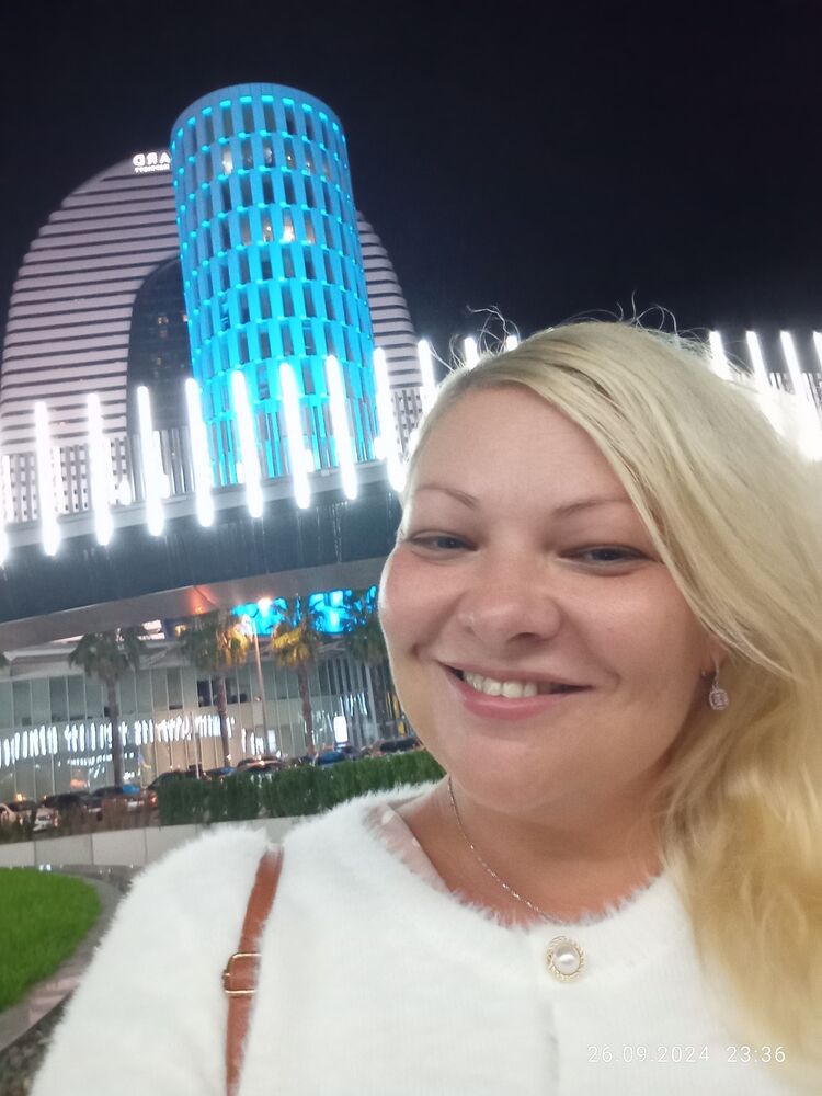  ,   Mari, 43 ,   c 