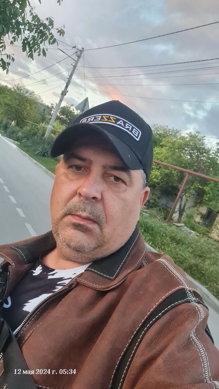  53551557  Vladislav, 48 ,    
